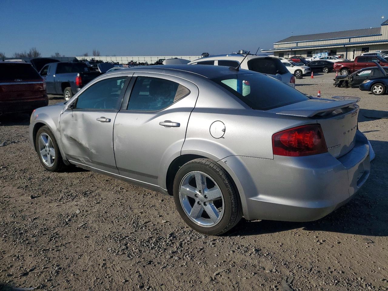2014 DODGE AVENGER SE photo 2