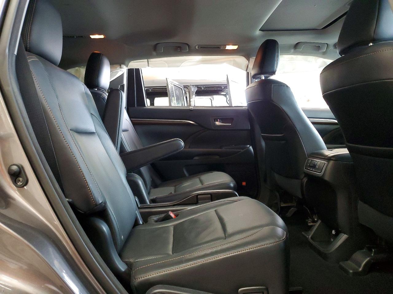 2016 TOYOTA HIGHLANDER LIMITED photo 11