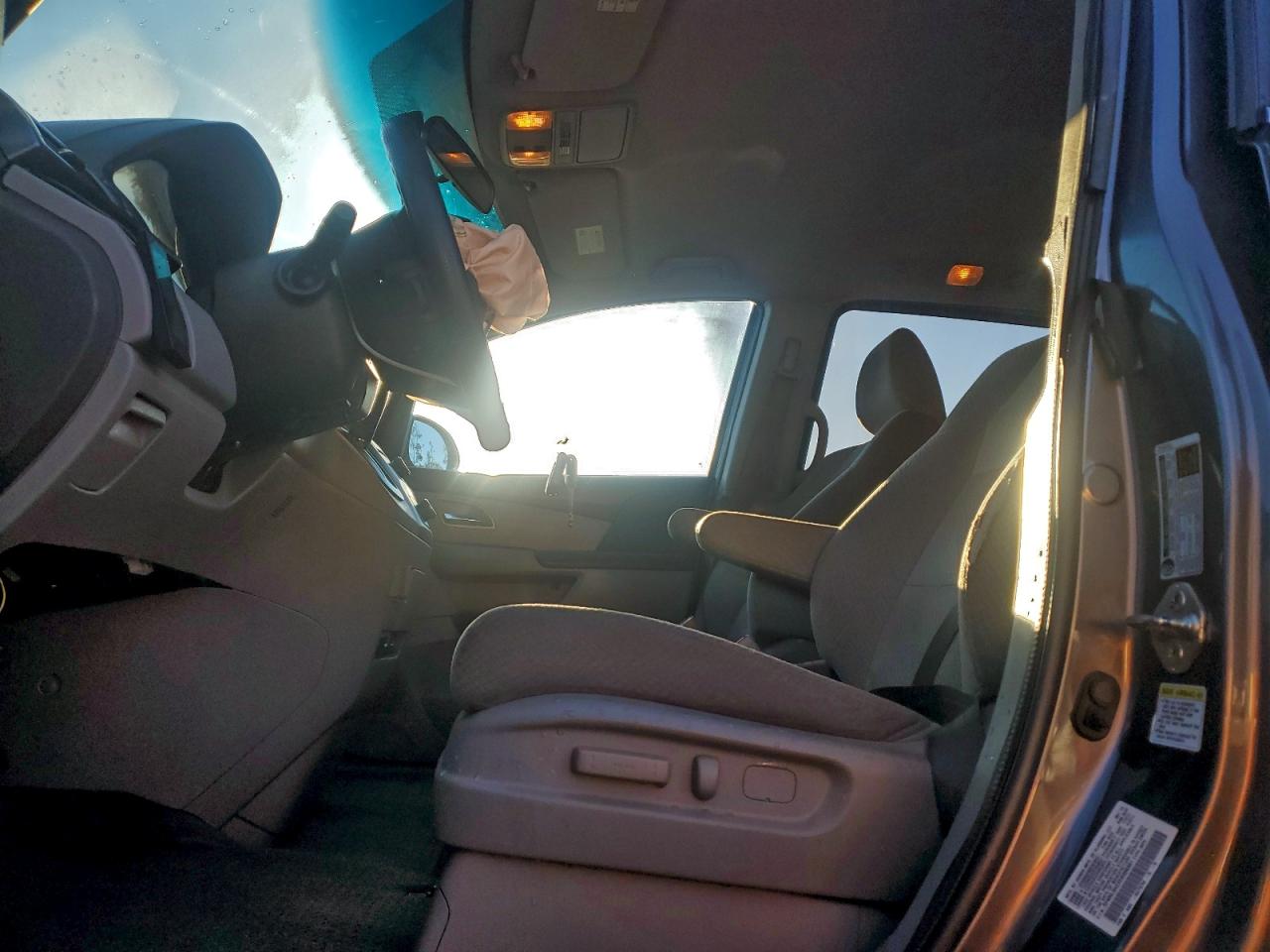 2014 HONDA ODYSSEY LX photo 7