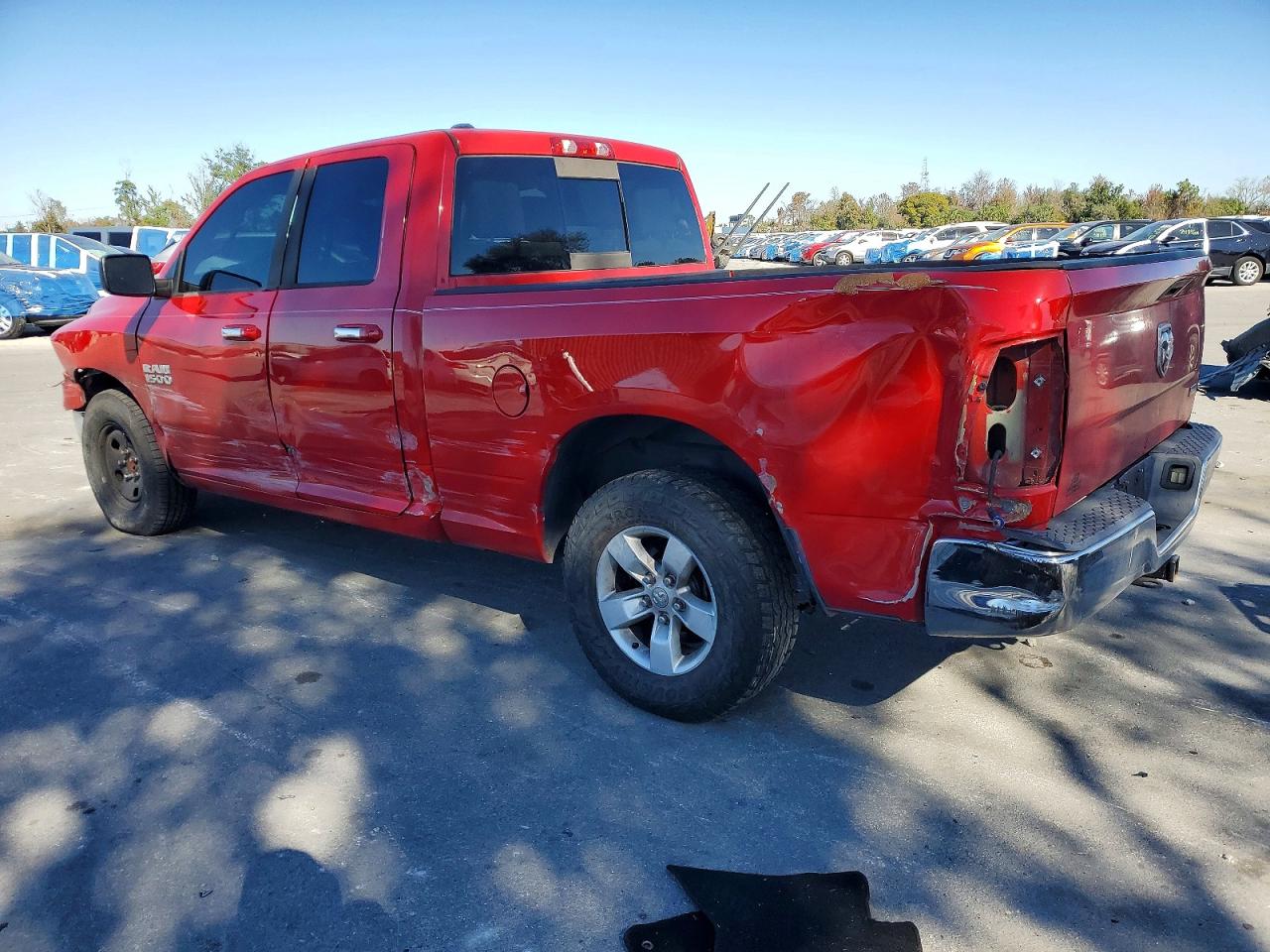 2015 RAM 1500 SLT photo 2