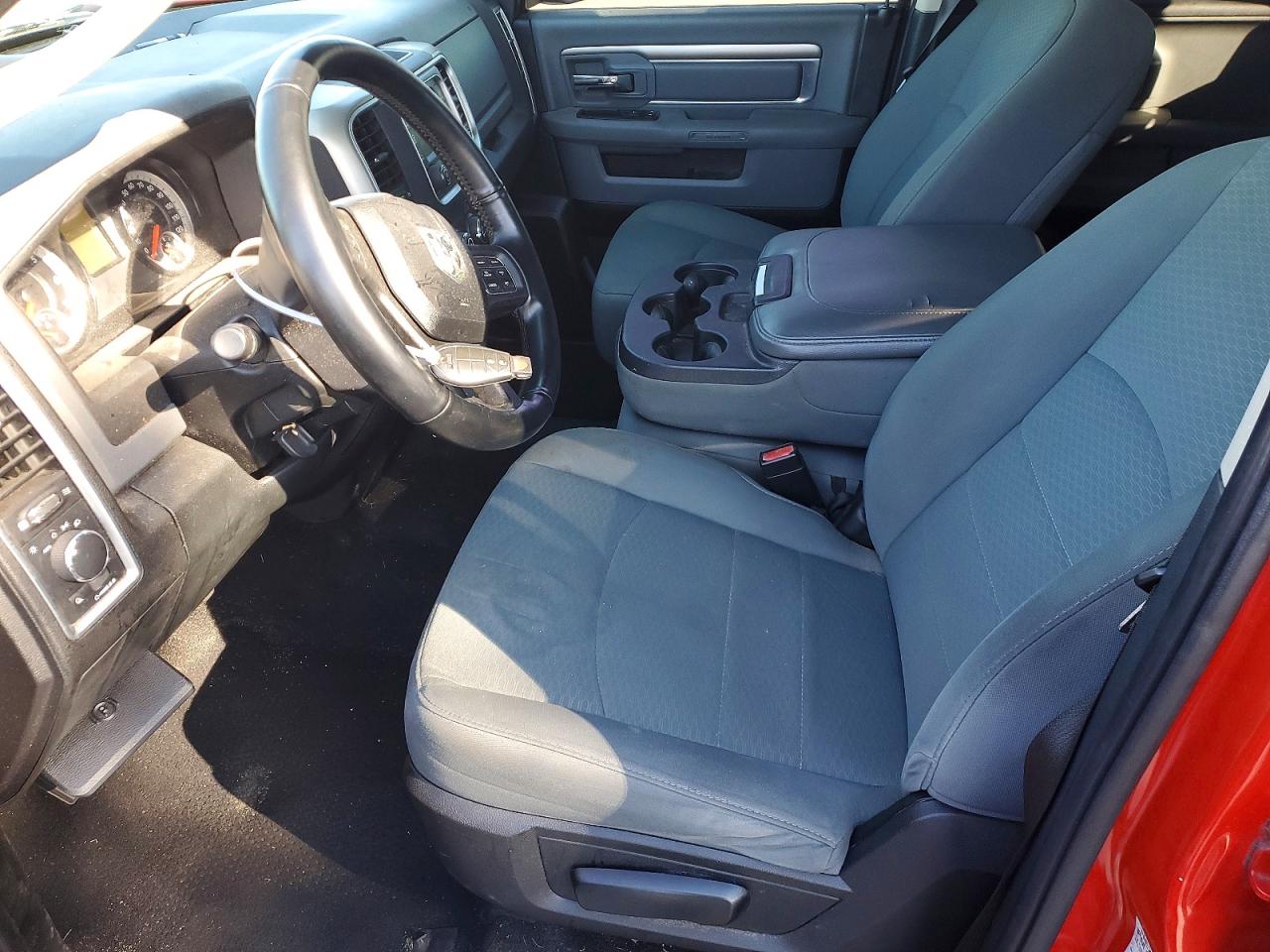 2015 RAM 1500 SLT photo 7