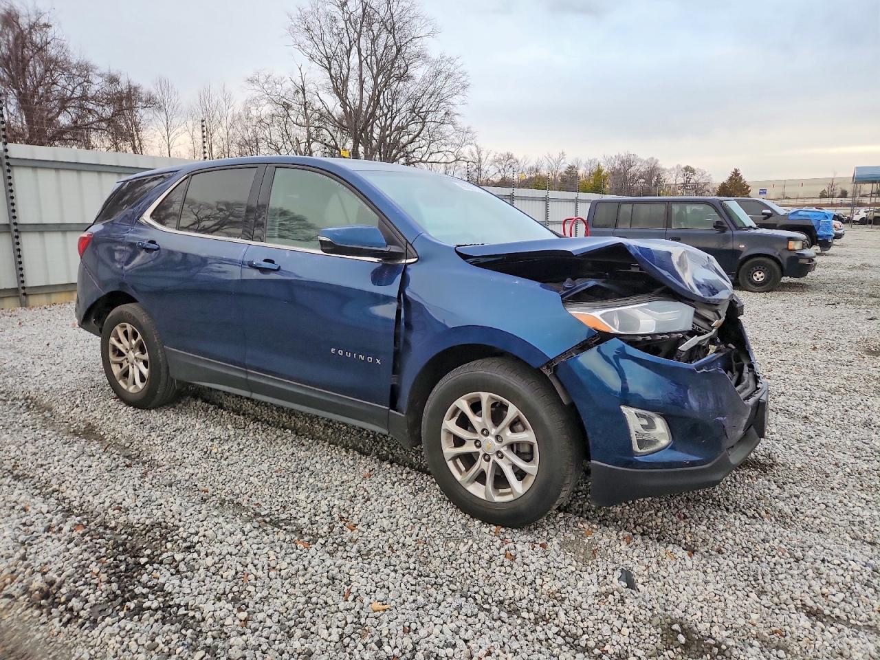 2019 CHEVROLET EQUINOX LT photo 4