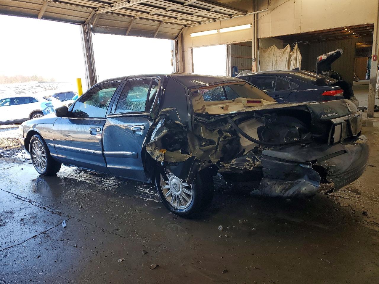 2008 MERCURY GRAND MARQUIS LS photo 2