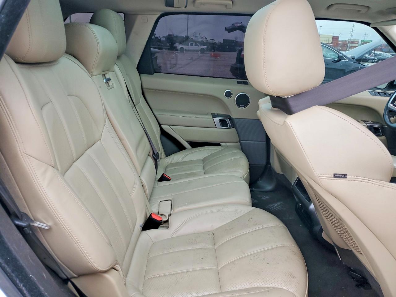 2016 LAND ROVER RANGE ROVER SPORT SE photo 11