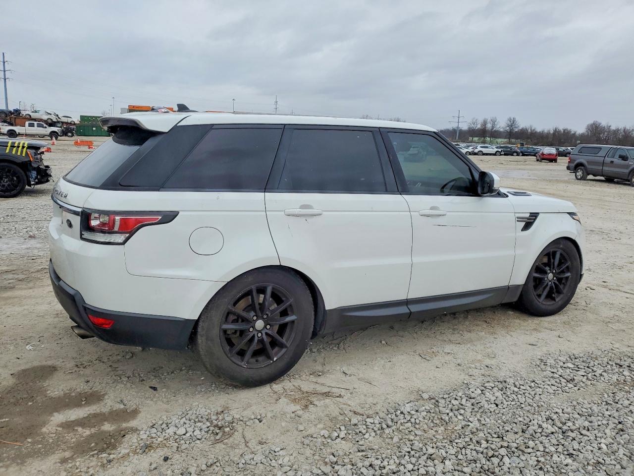 2016 LAND ROVER RANGE ROVER SPORT SE photo 3