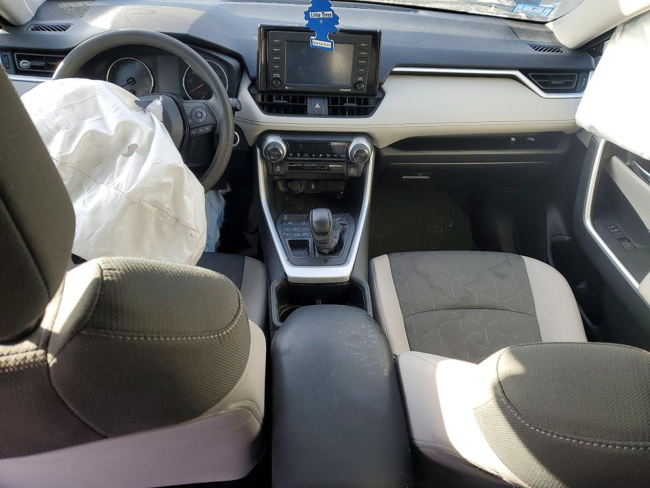 2022 TOYOTA RAV4 XLE photo 8