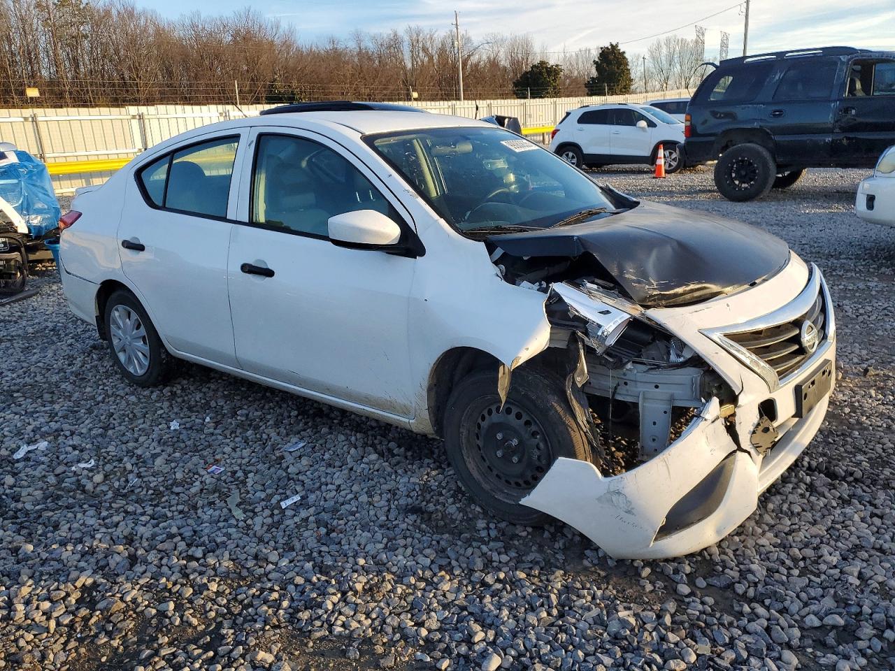 2019 NISSAN VERSA S photo 4