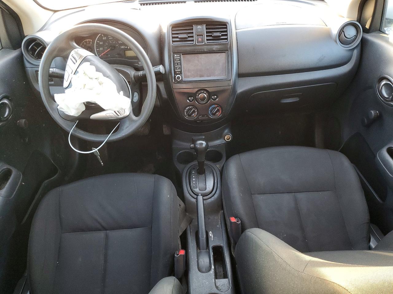 2019 NISSAN VERSA S photo 8