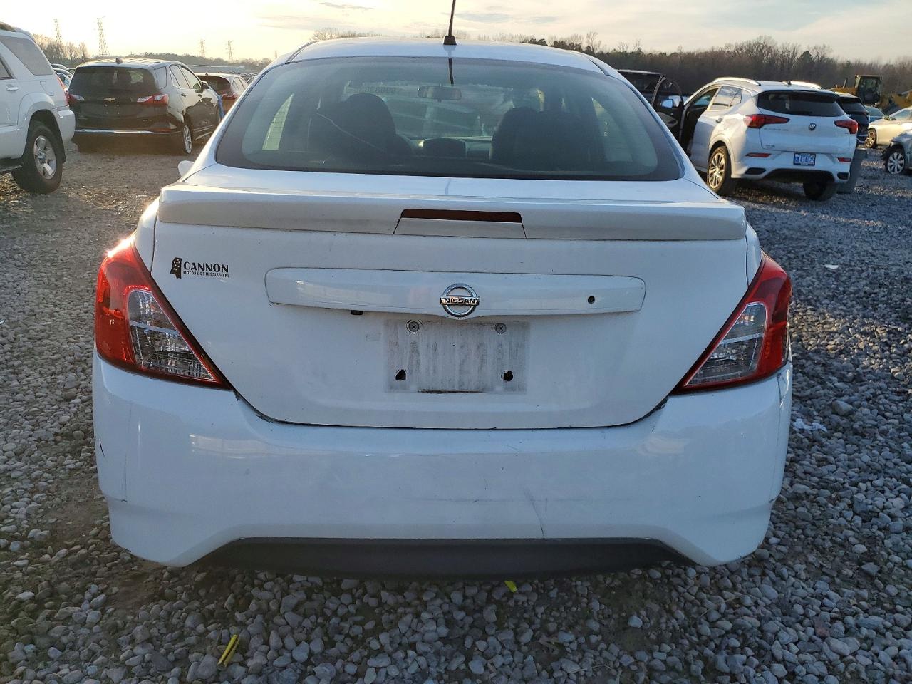 2019 NISSAN VERSA S photo 6