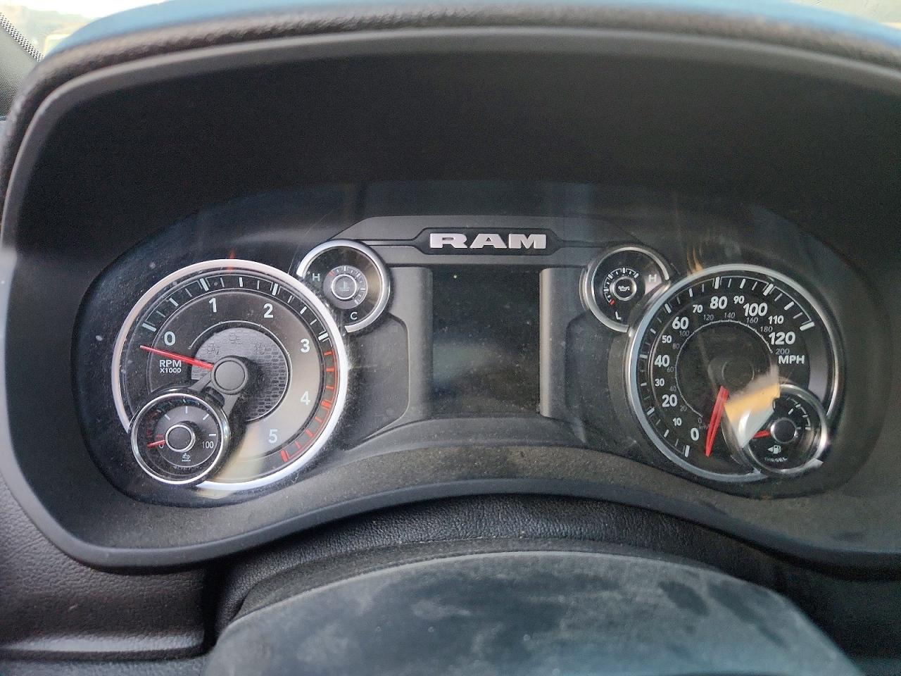 2021 RAM 3500 TRADESMAN photo 9