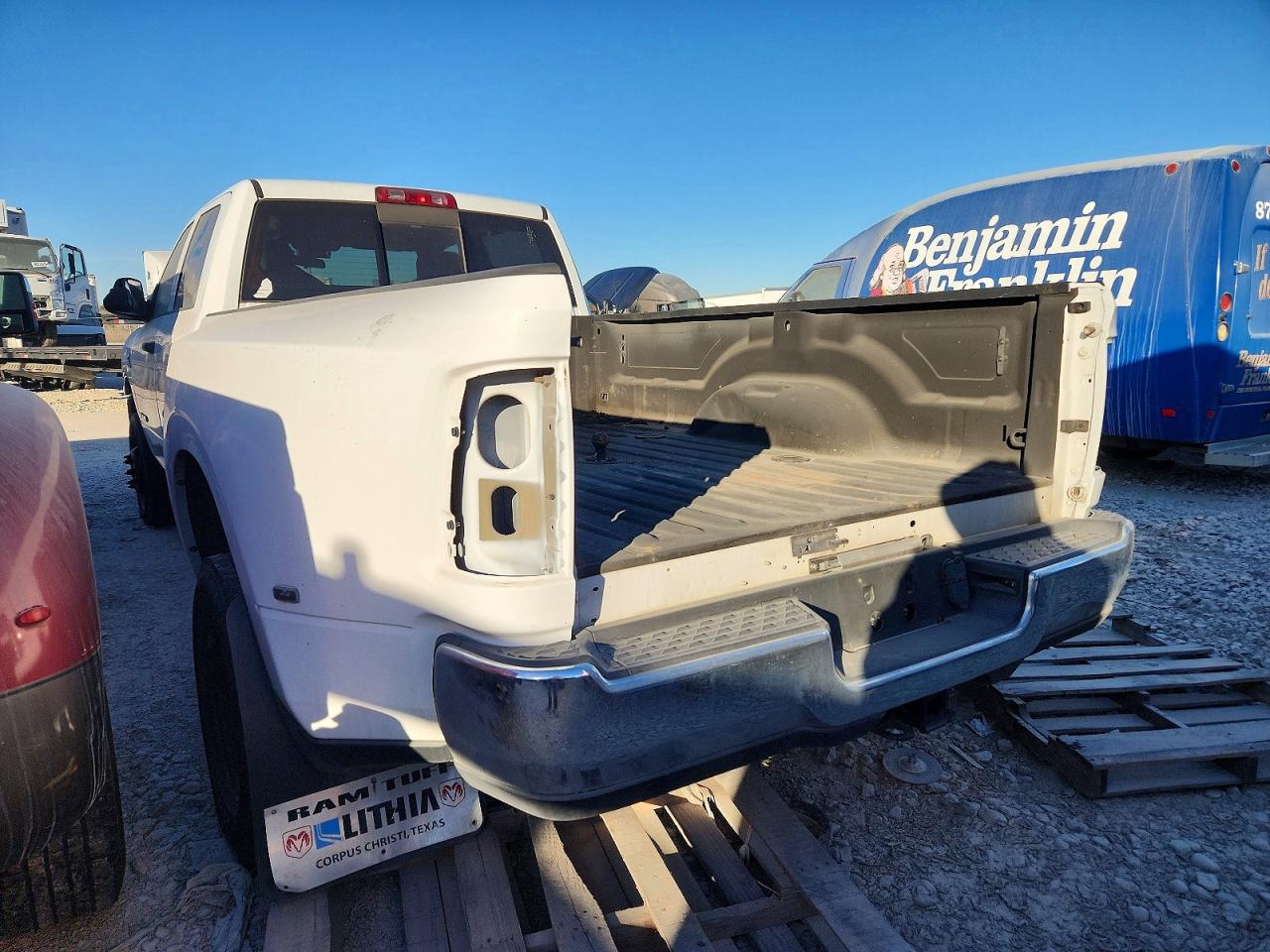 2021 RAM 3500 TRADESMAN photo 2