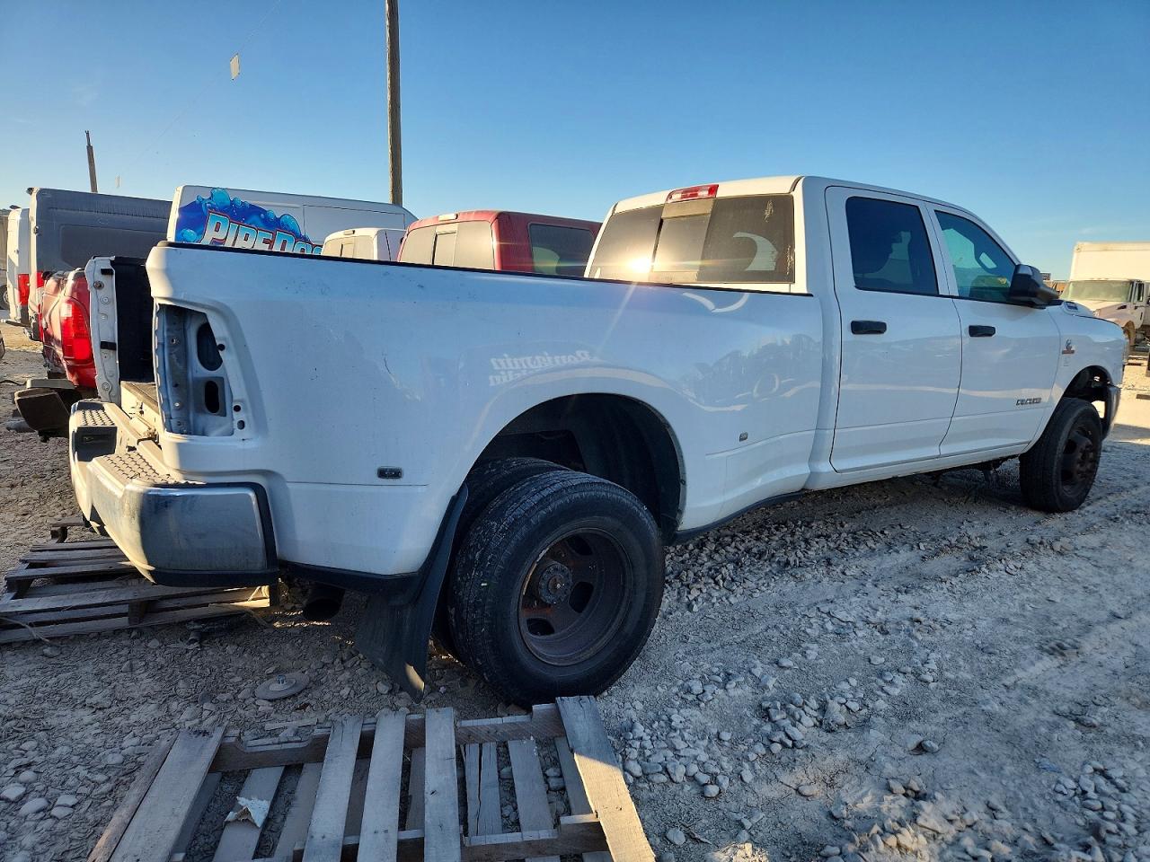 2021 RAM 3500 TRADESMAN photo 3