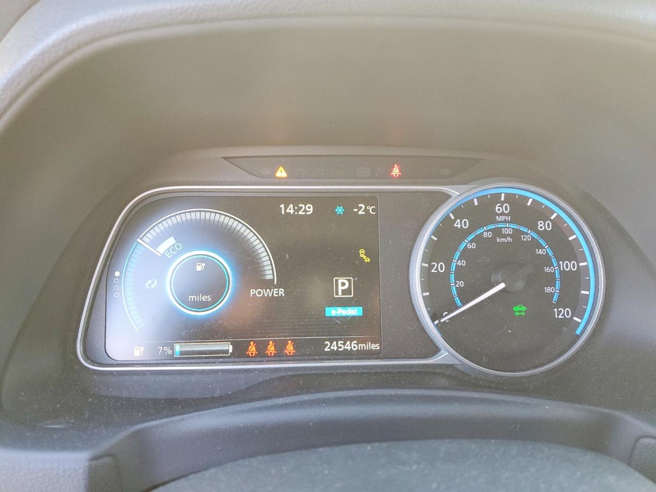 2023 NISSAN LEAF S photo 9