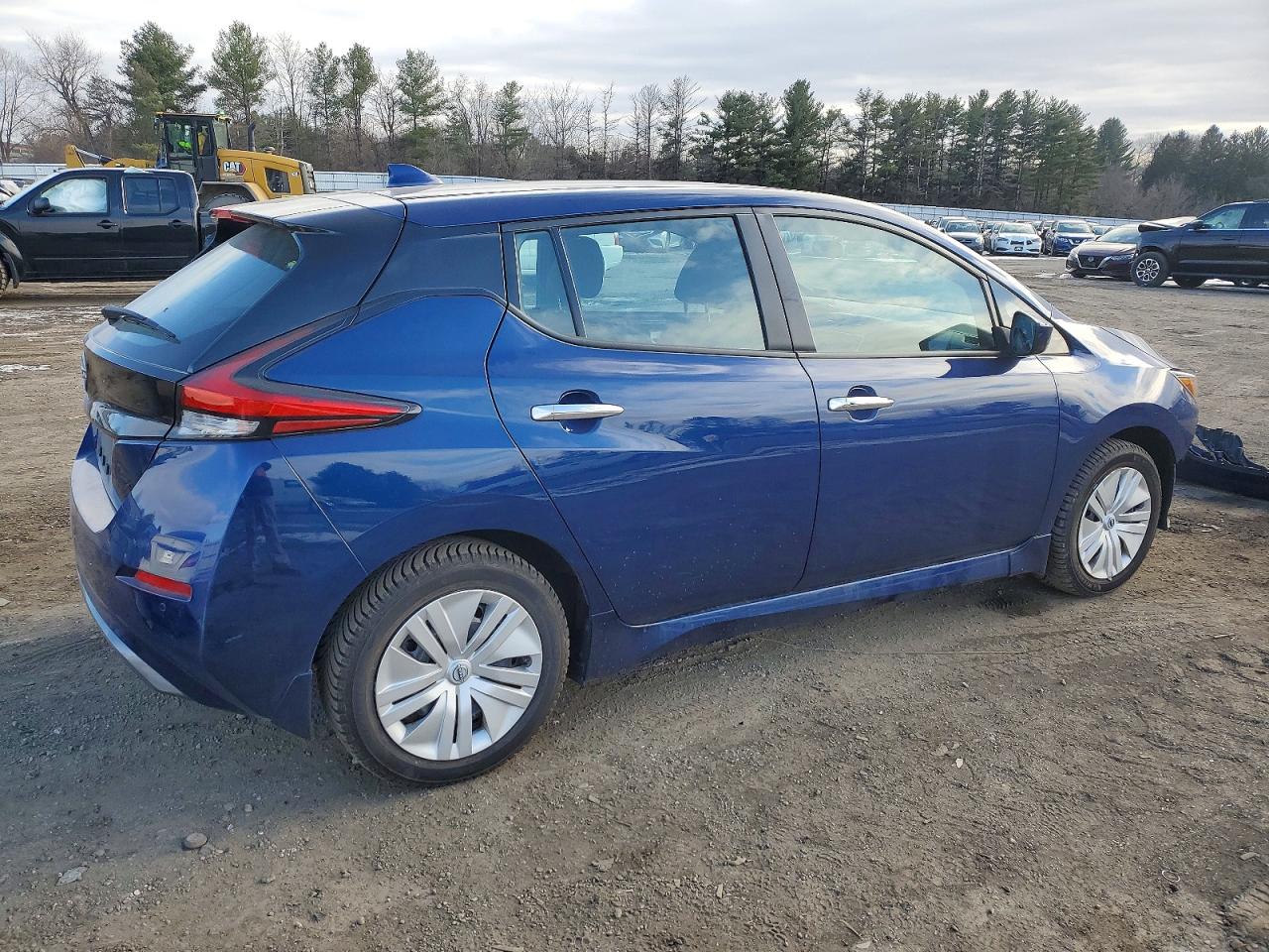 2023 NISSAN LEAF S photo 3