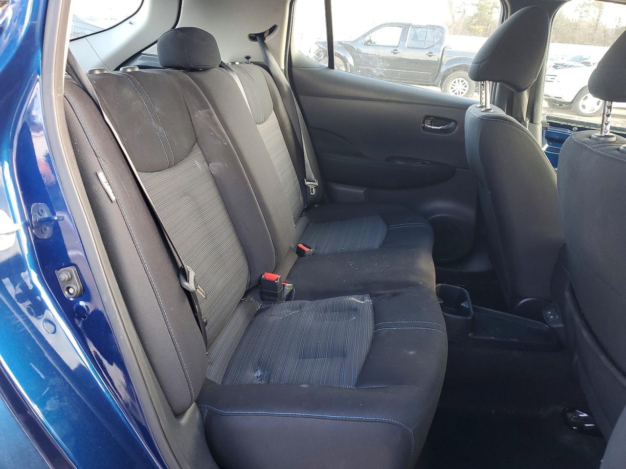 2023 NISSAN LEAF S photo 10
