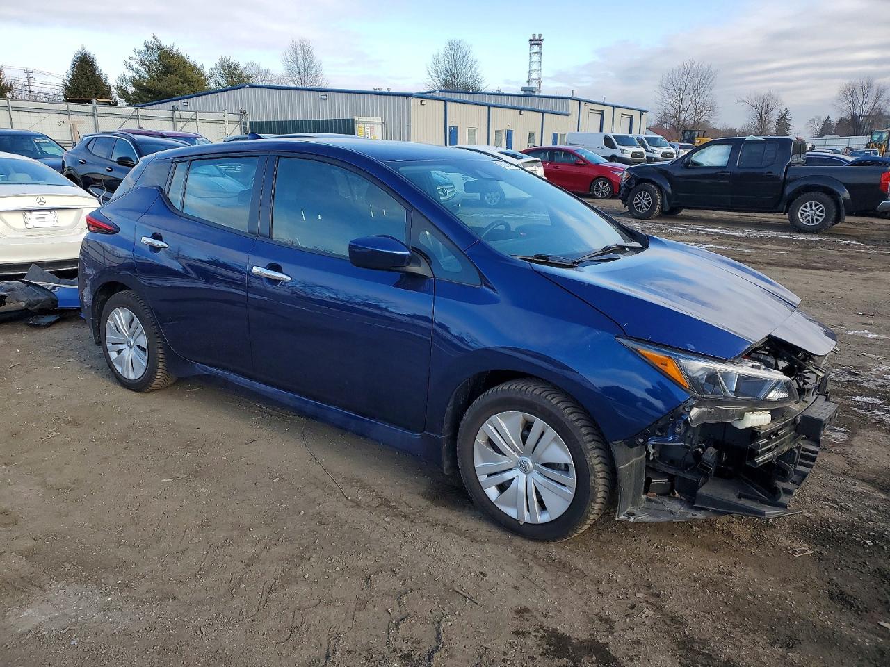 2023 NISSAN LEAF S photo 4