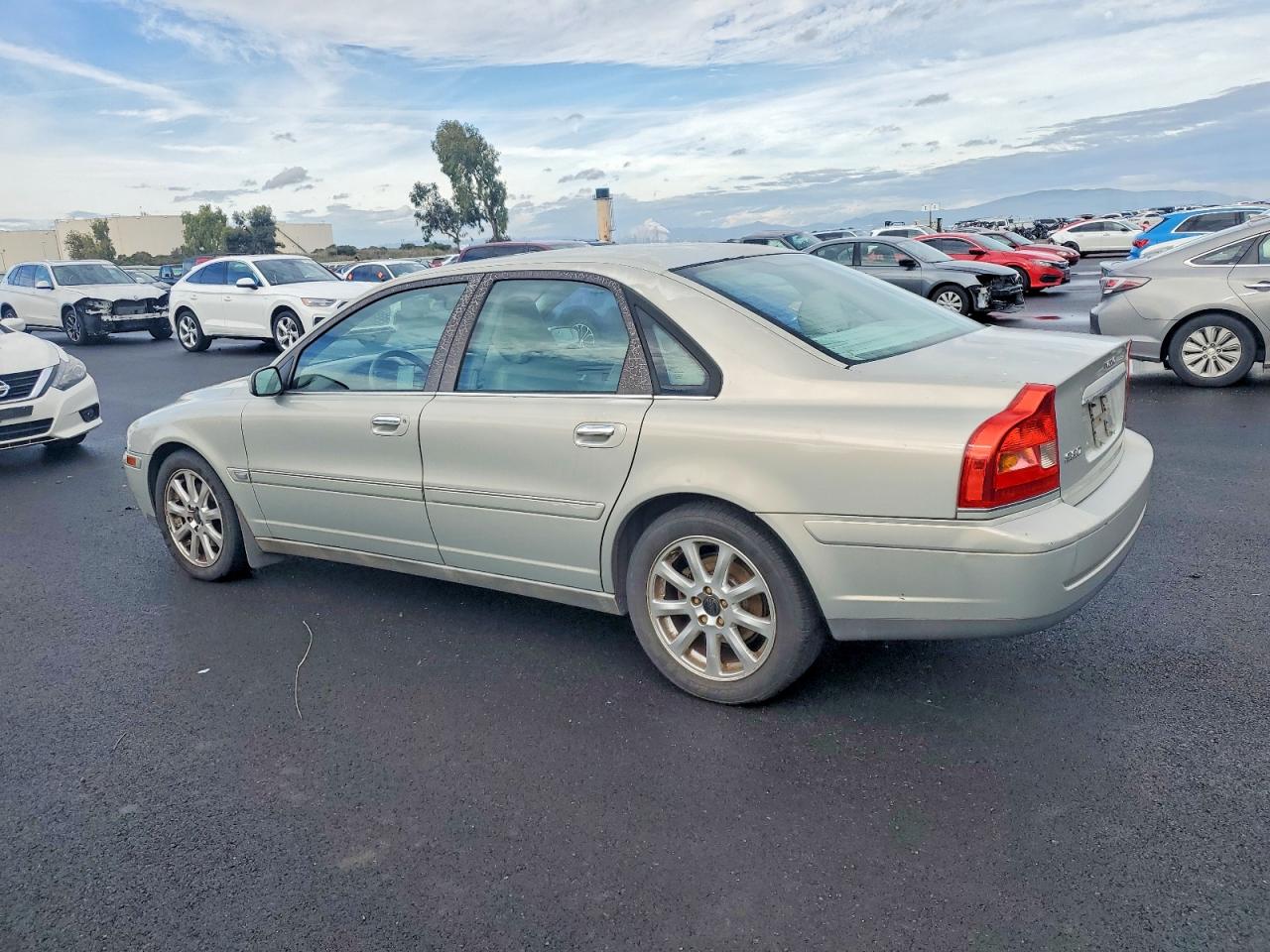 2004 VOLVO S80 2.5T photo 2