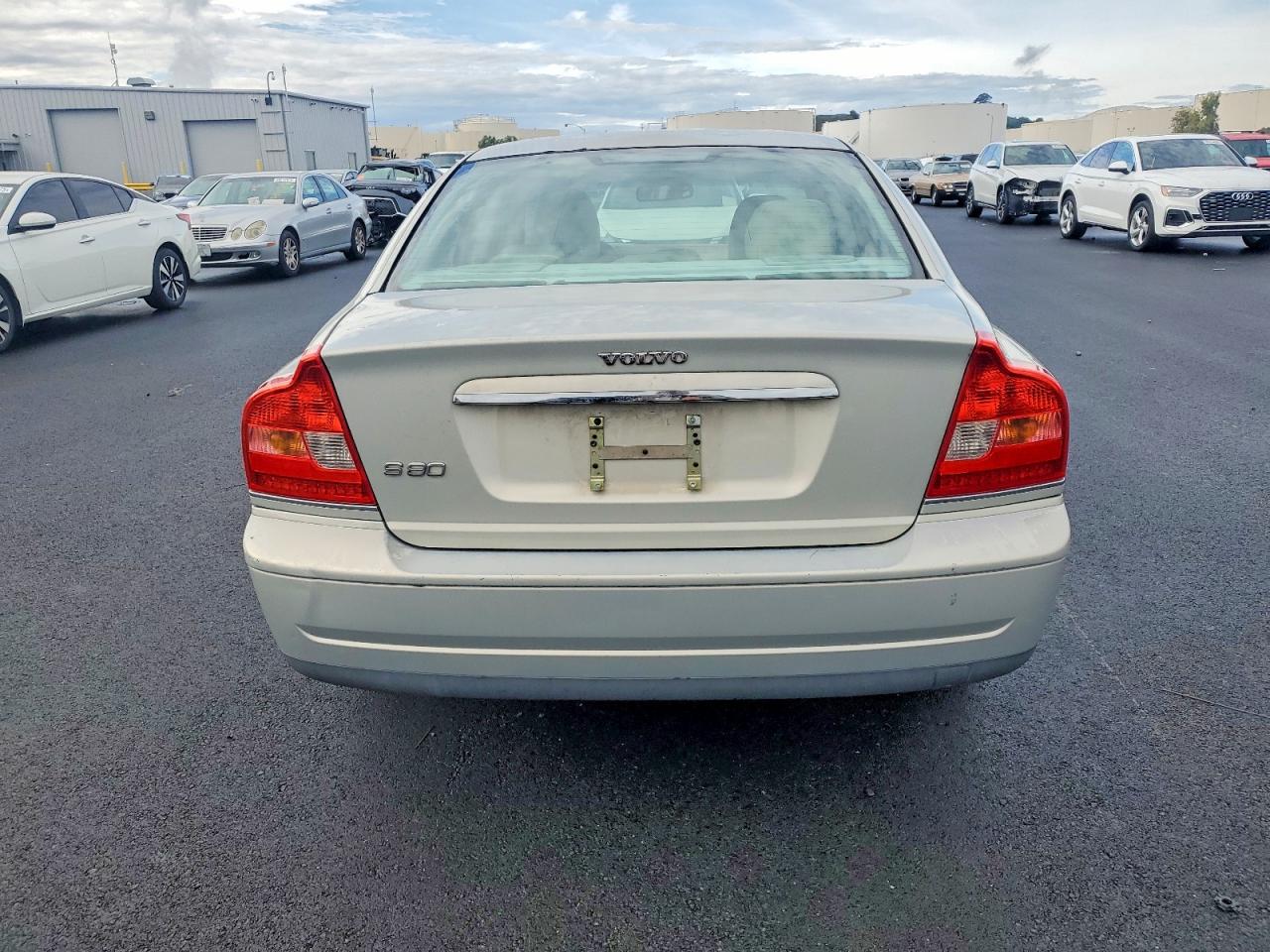 2004 VOLVO S80 2.5T photo 6