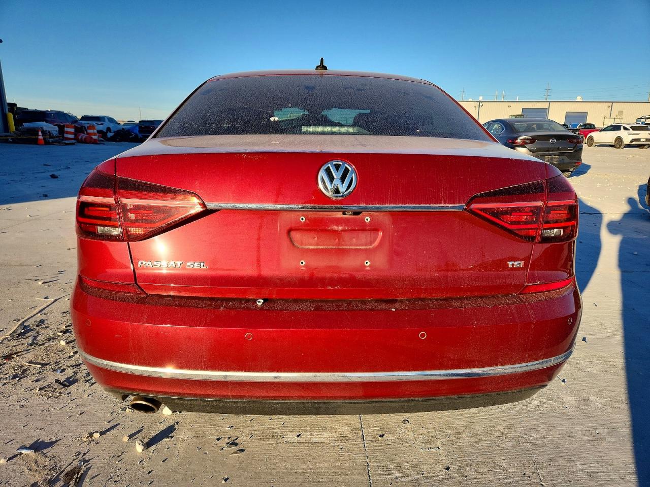 2018 VOLKSWAGEN PASSAT SEL PREMIUM photo 6