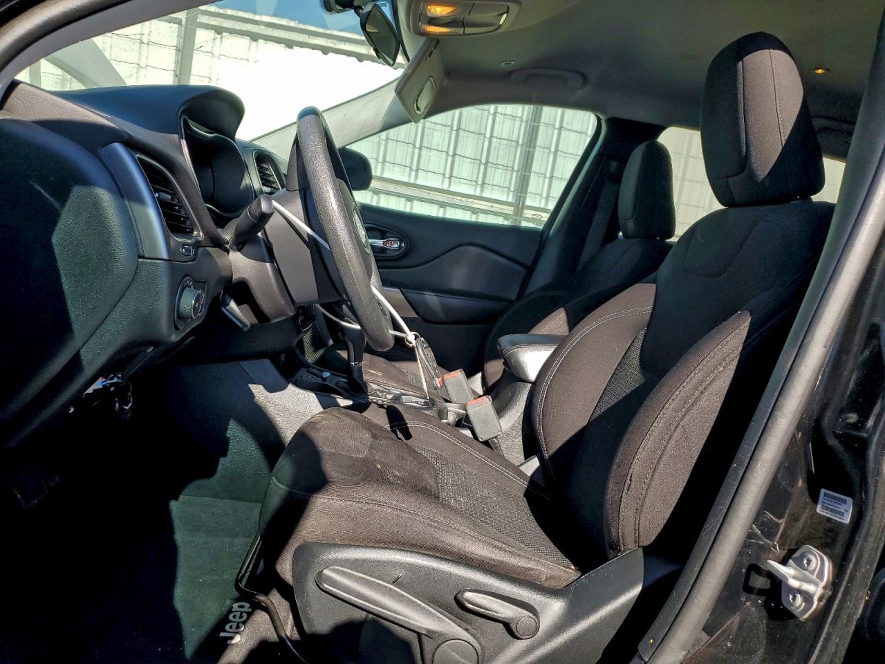 2019 JEEP CHEROKEE LATITUDE photo 7
