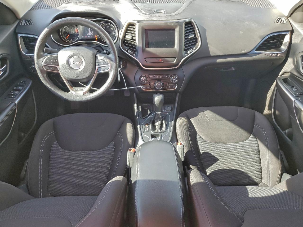2019 JEEP CHEROKEE LATITUDE photo 8