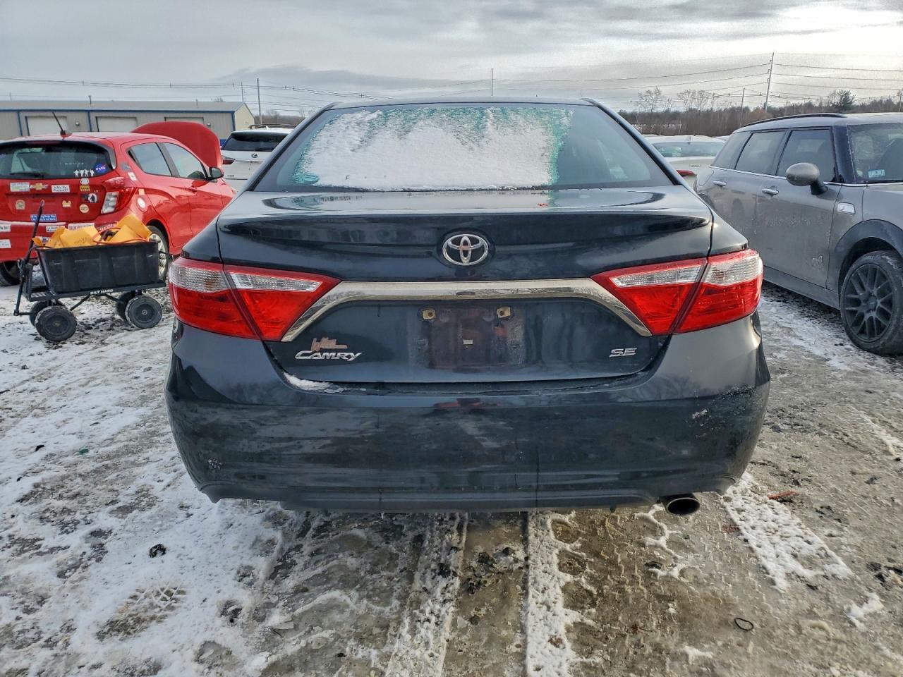 2015 TOYOTA CAMRY LE photo 6