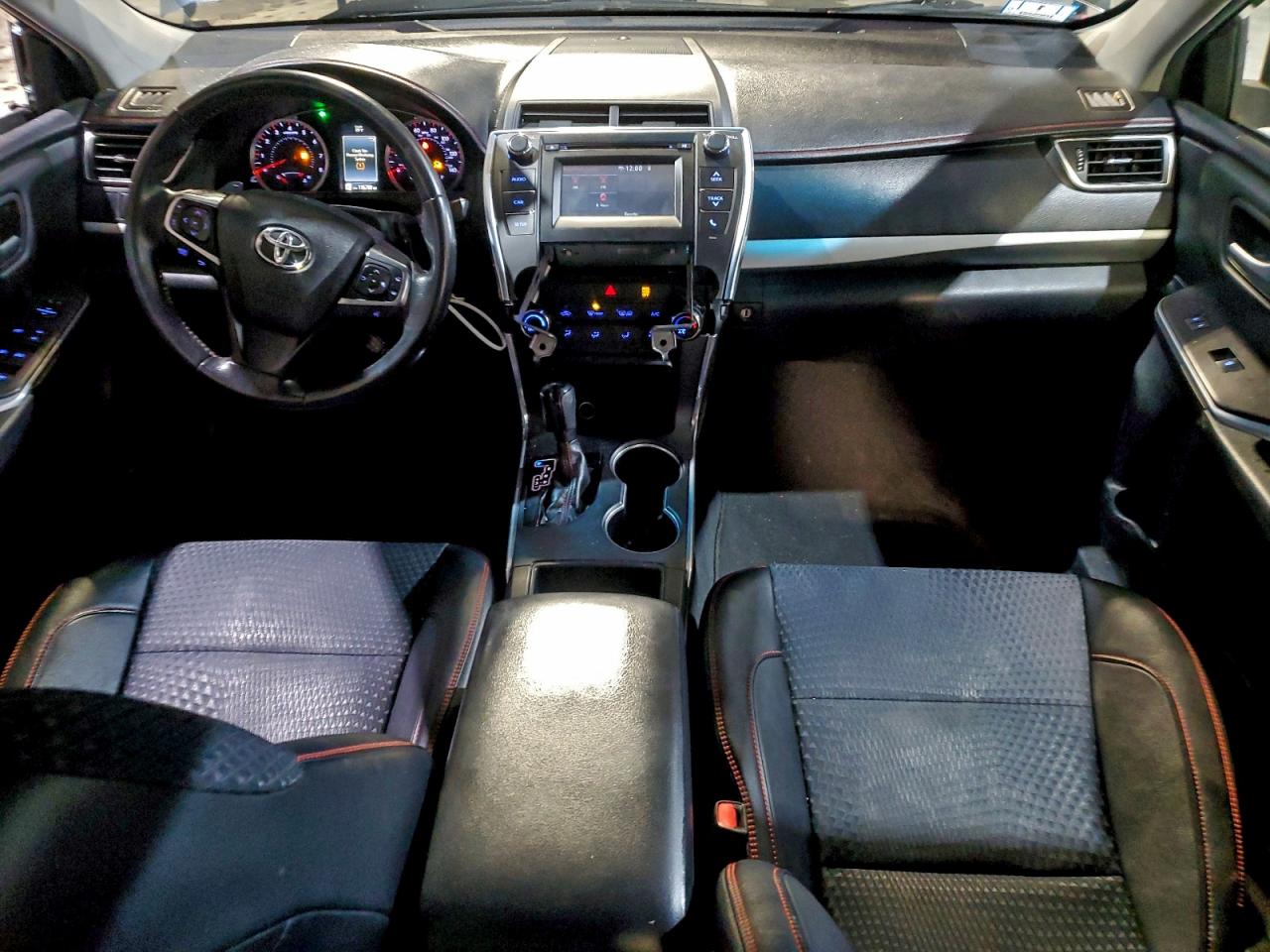 2015 TOYOTA CAMRY LE photo 8