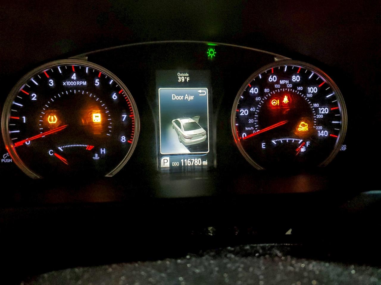 2015 TOYOTA CAMRY LE photo 9