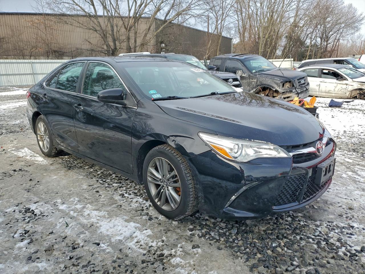 2015 TOYOTA CAMRY LE photo 4