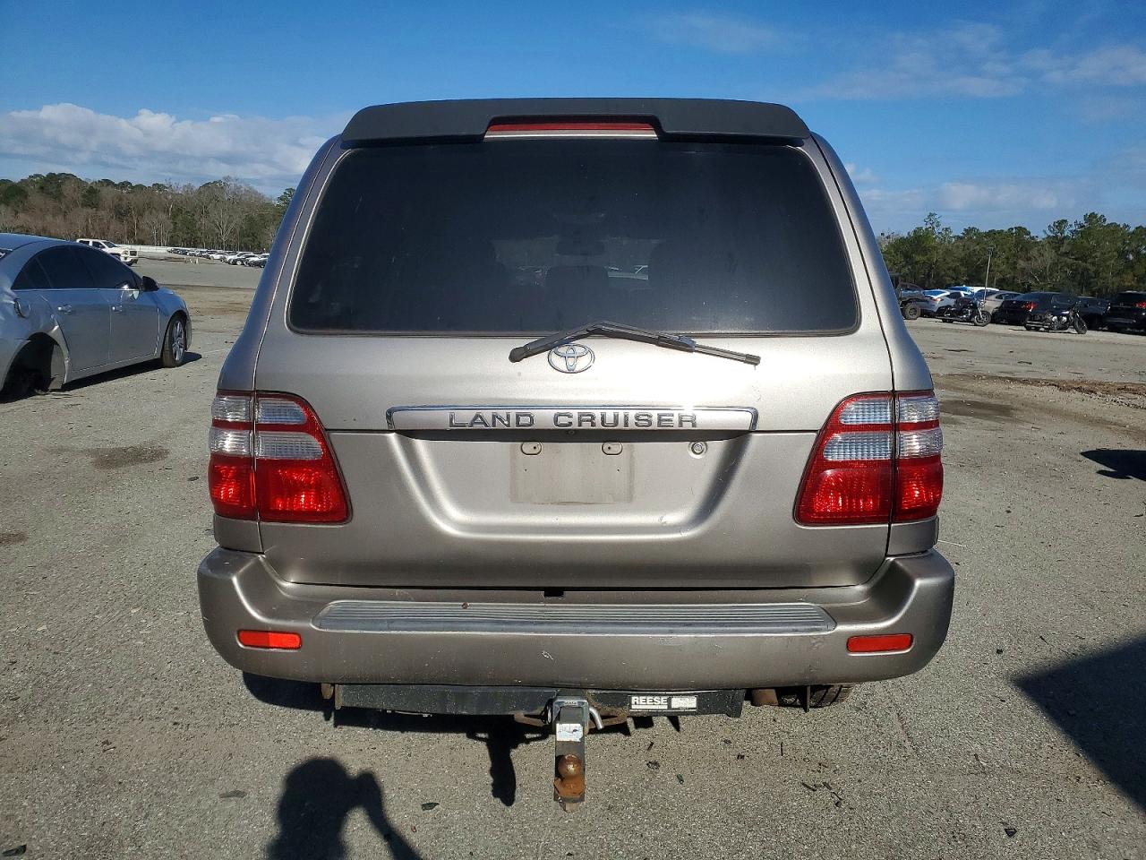 2004 TOYOTA LAND CRUISER photo 6
