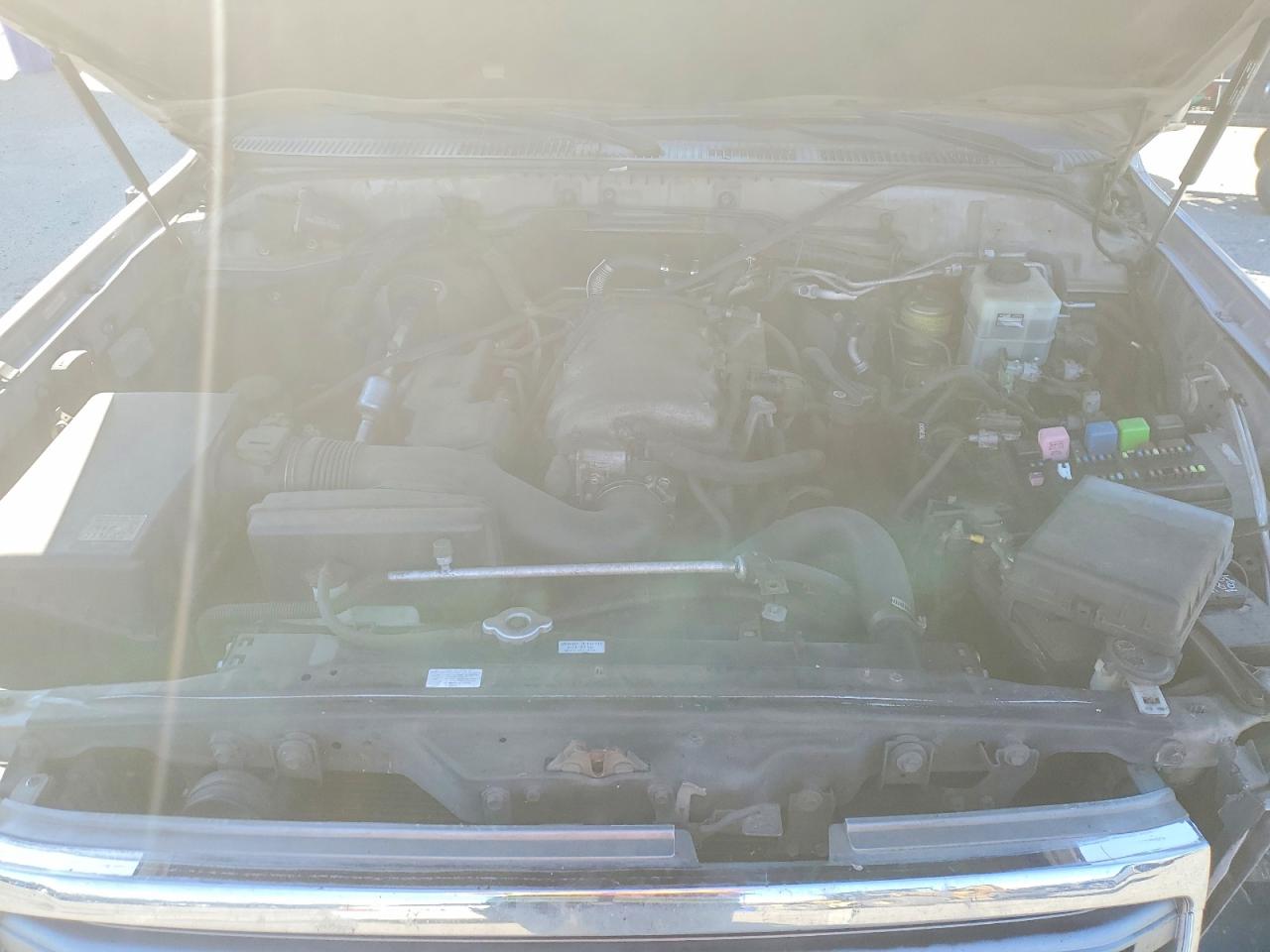 2004 TOYOTA LAND CRUISER photo 12
