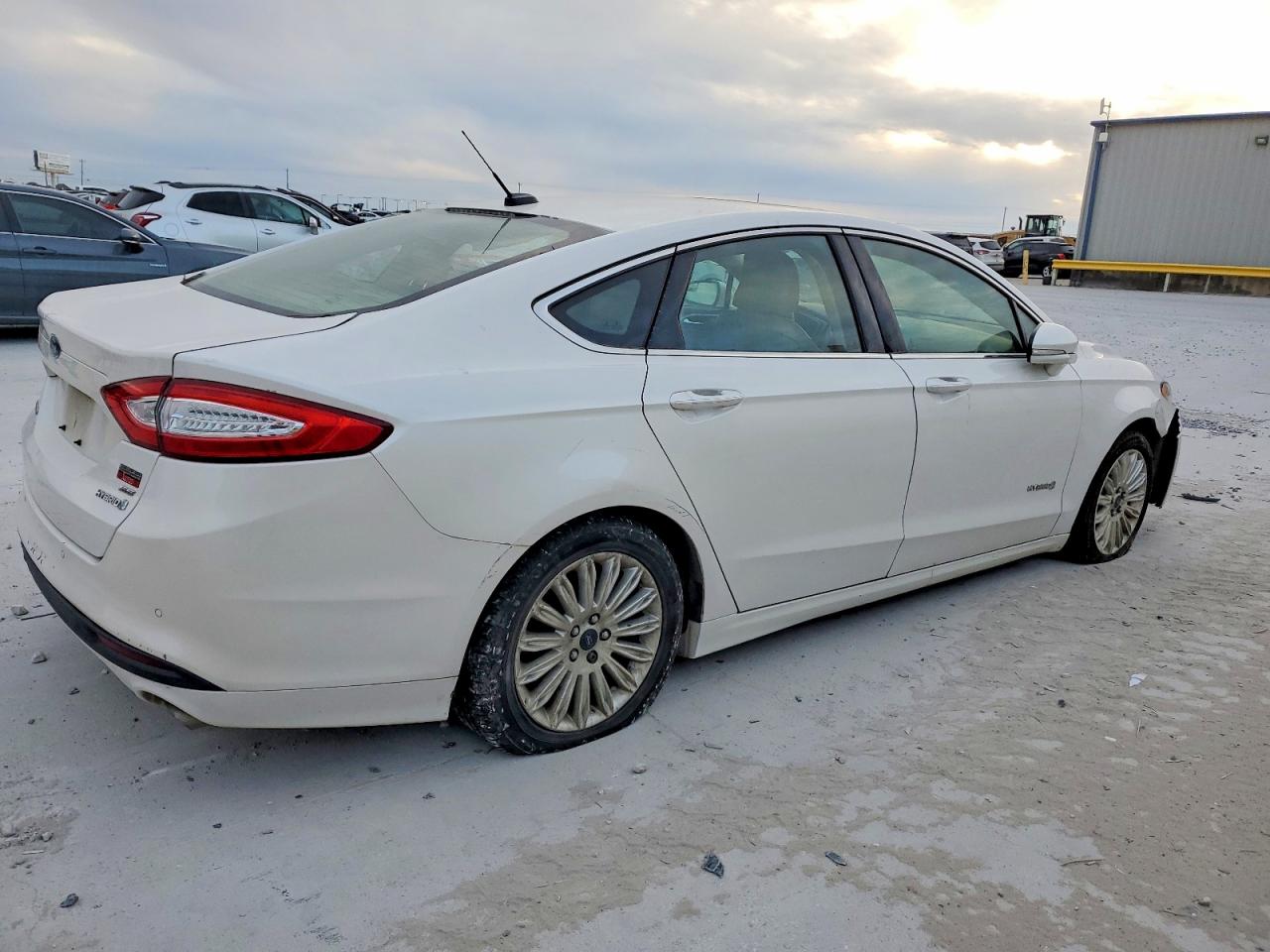 2016 FORD FUSION SE HYBRID photo 9