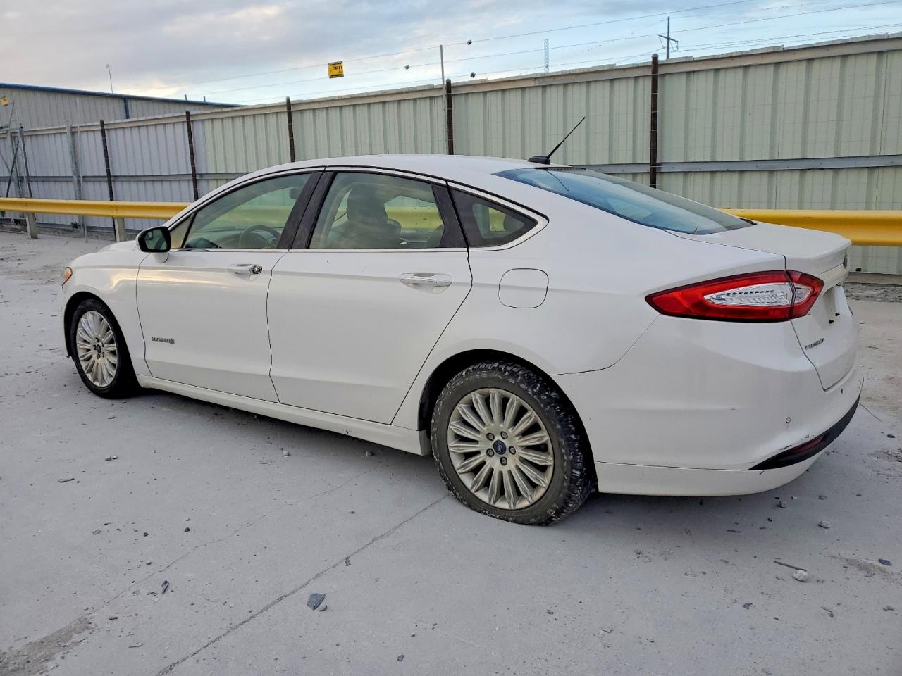2016 FORD FUSION SE HYBRID photo 5