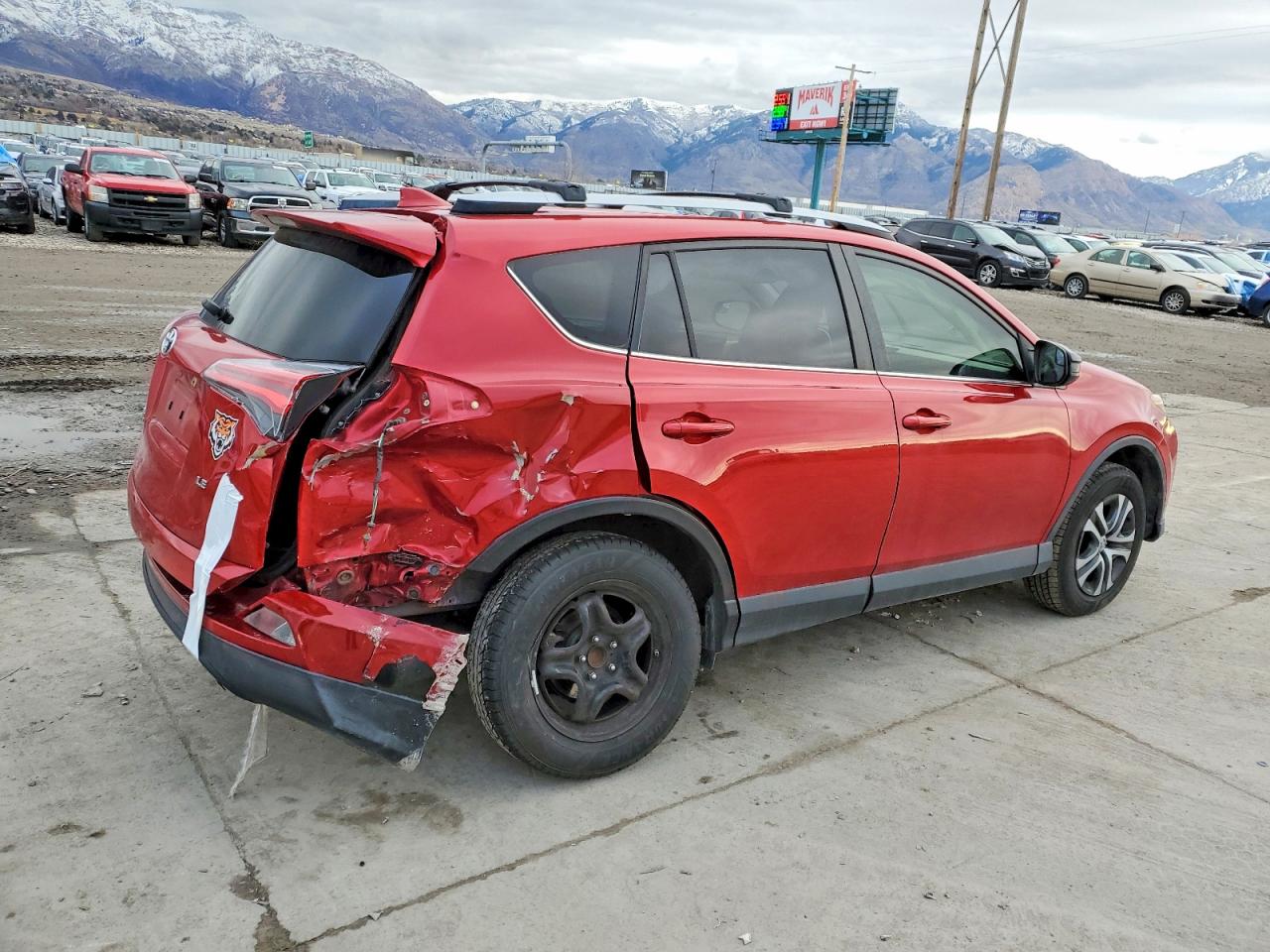 2017 TOYOTA RAV4 LE photo 3