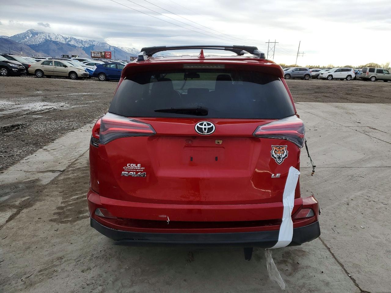 2017 TOYOTA RAV4 LE photo 6
