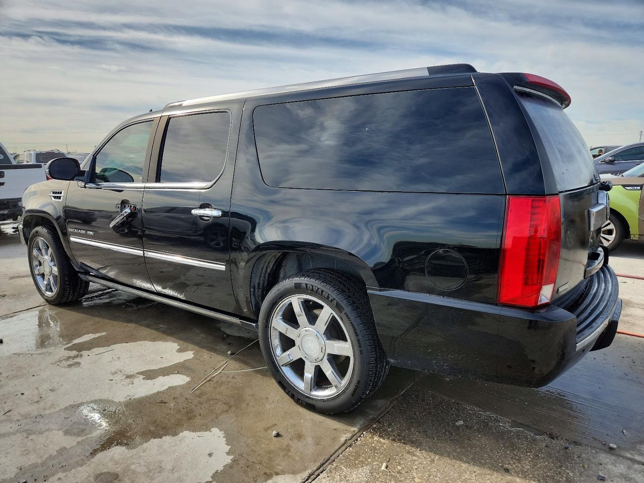 2010 CADILLAC ESCALADE ESV PREMIUM photo 2