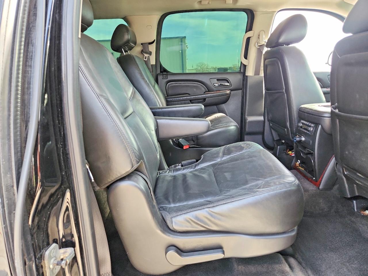 2010 CADILLAC ESCALADE ESV PREMIUM photo 11