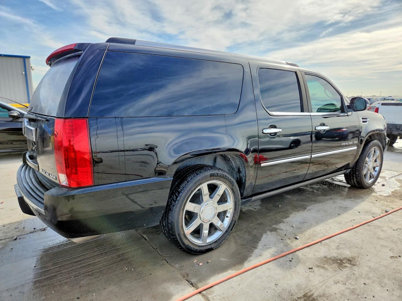 2010 CADILLAC ESCALADE ESV PREMIUM photo 3