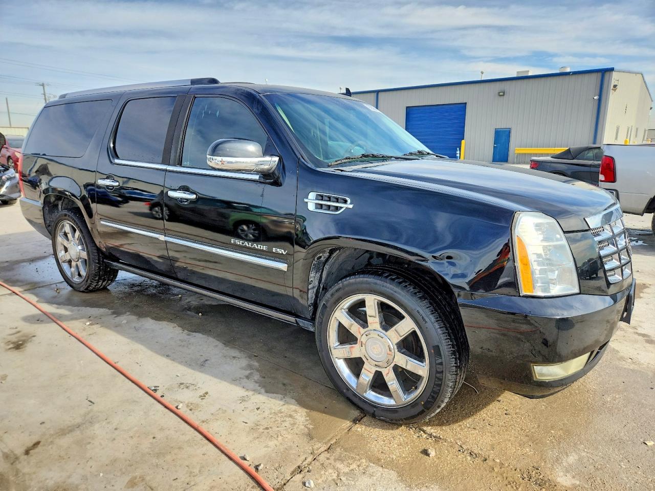 2010 CADILLAC ESCALADE ESV PREMIUM photo 4