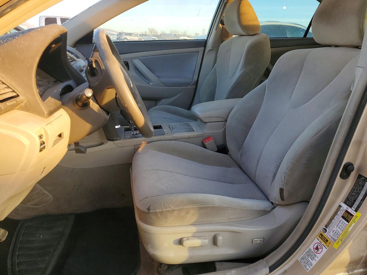 2010 TOYOTA CAMRY BASE photo 7