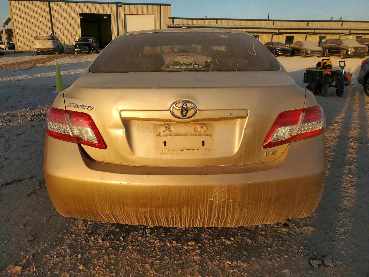 2010 TOYOTA CAMRY BASE photo 6