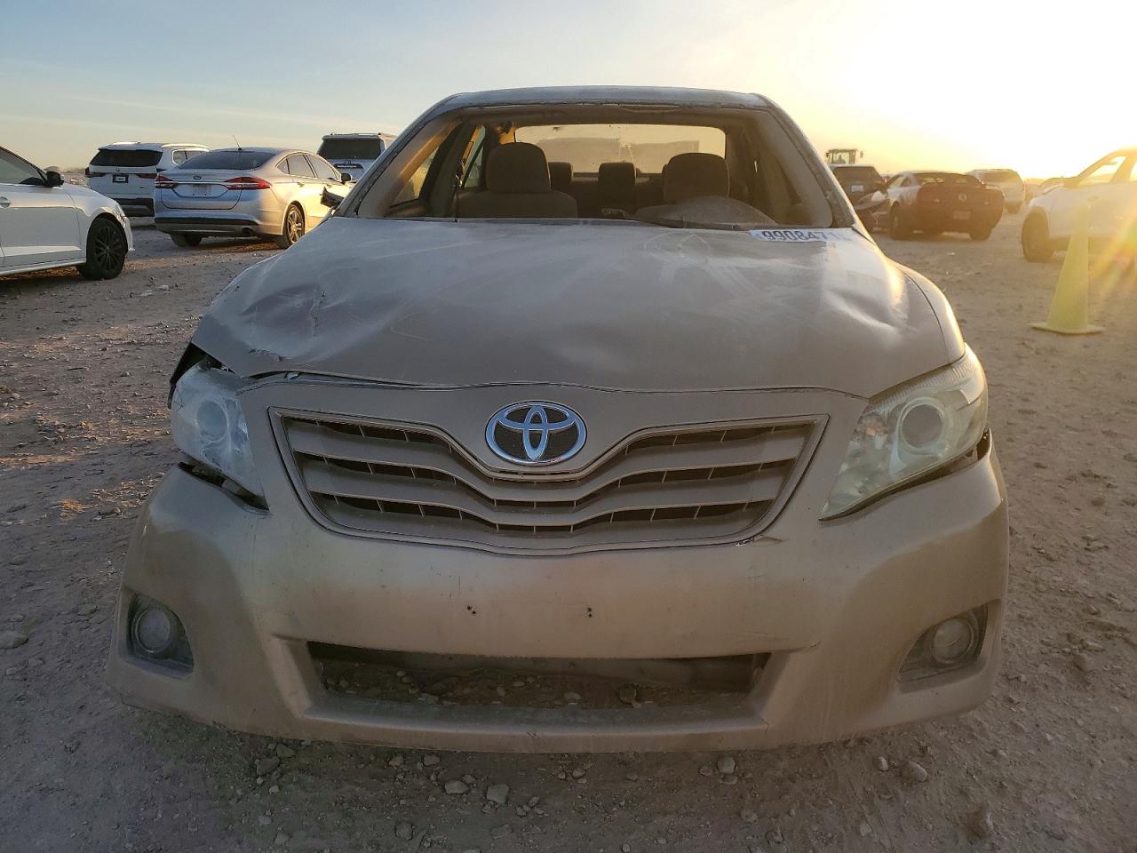 2010 TOYOTA CAMRY BASE photo 5