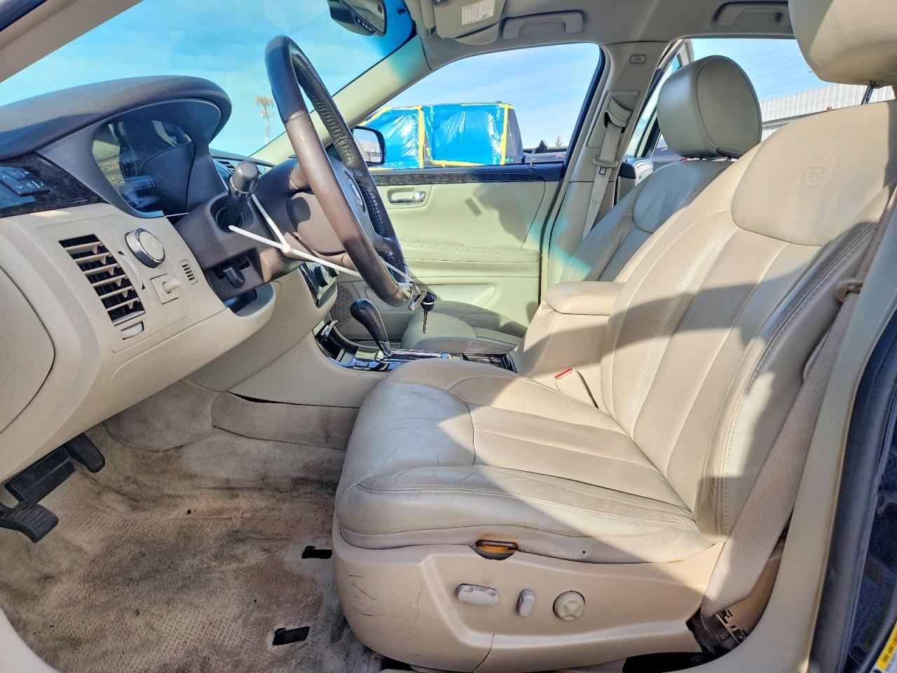 2009 CADILLAC DTS photo 7