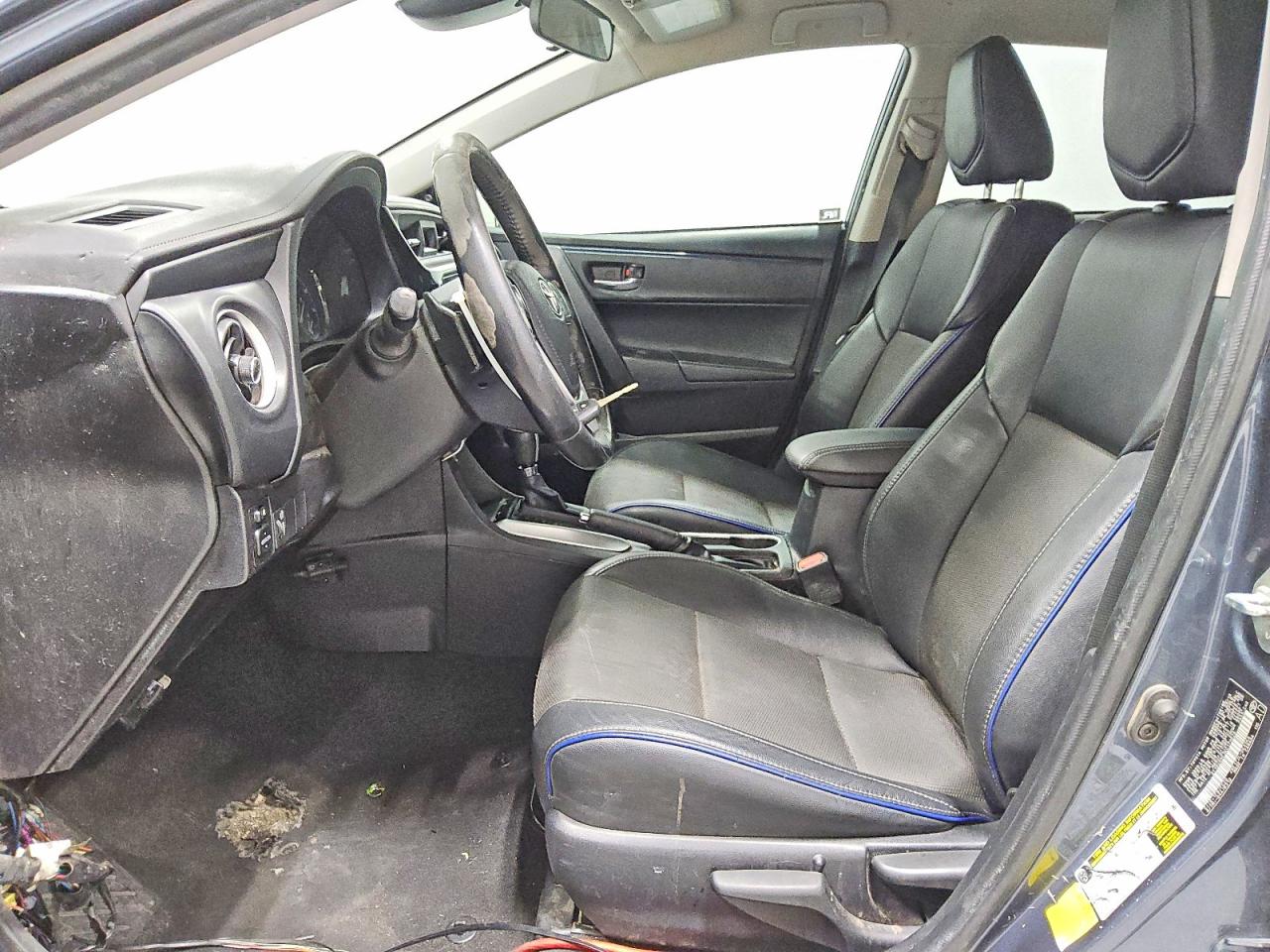 2019 TOYOTA COROLLA SE photo 7