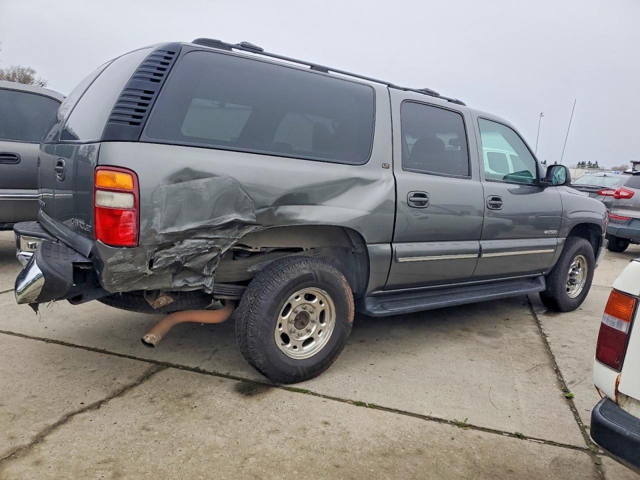 2001 CHEVROLET SUBURBAN K2500 photo 3