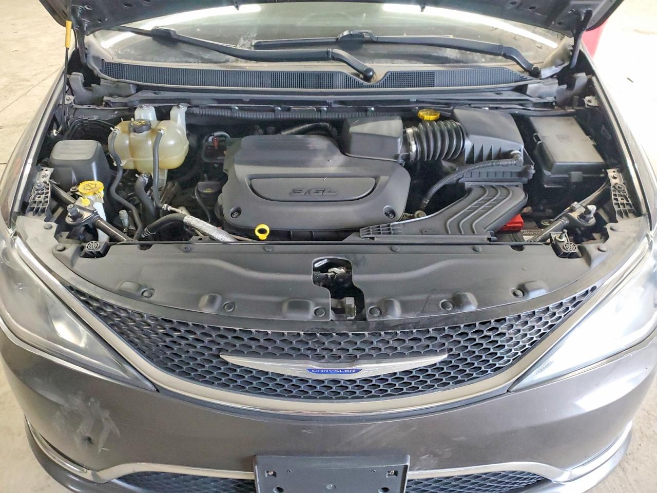 2019 CHRYSLER PACIFICA TOURING L photo 12