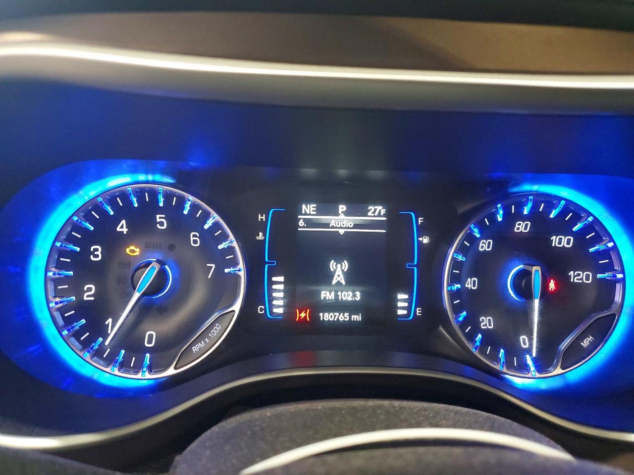 2019 CHRYSLER PACIFICA TOURING L photo 9