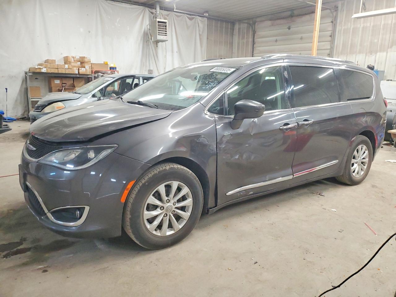 2019 CHRYSLER PACIFICA
