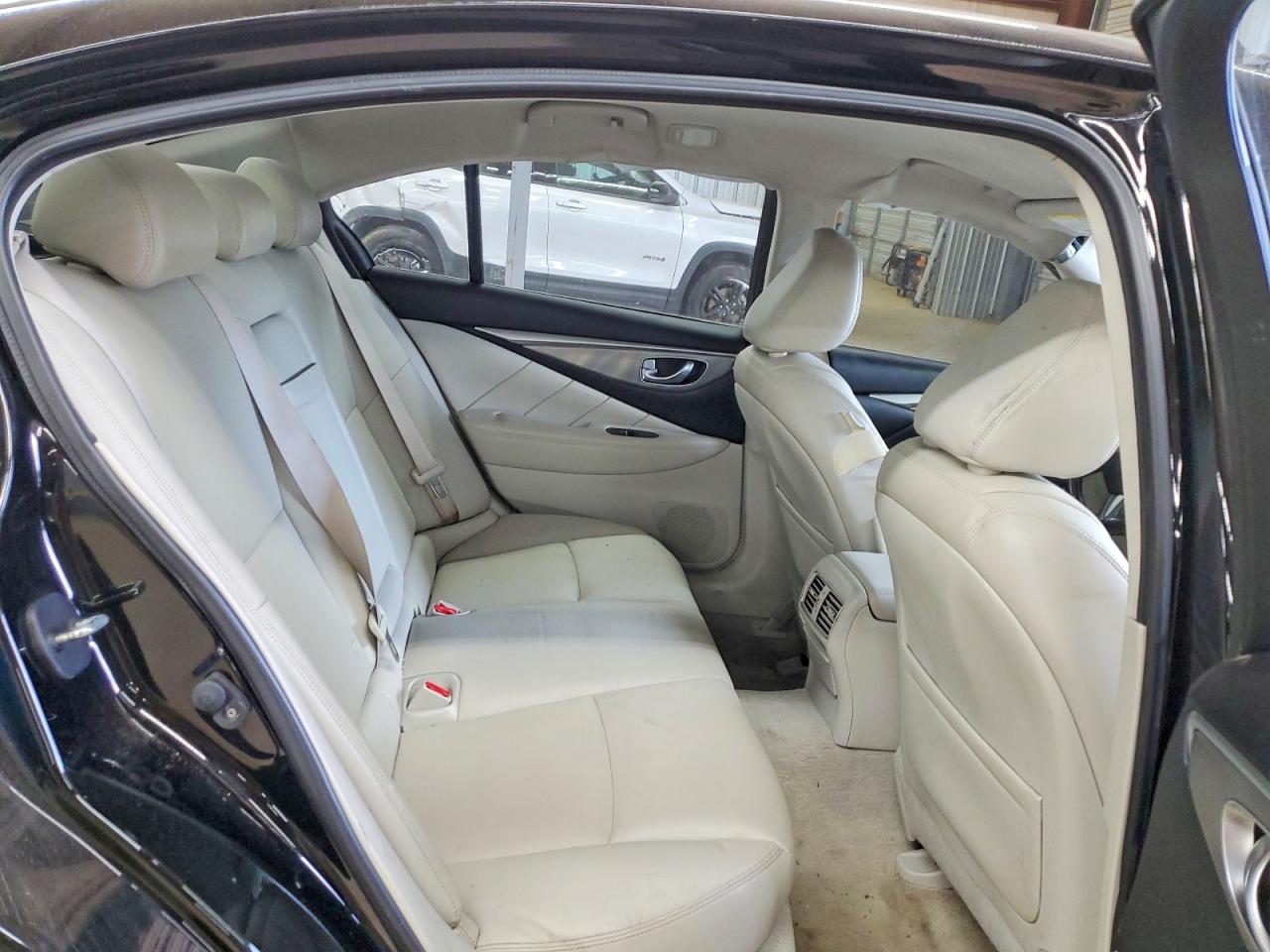2015 INFINITI Q50 BASE photo 10