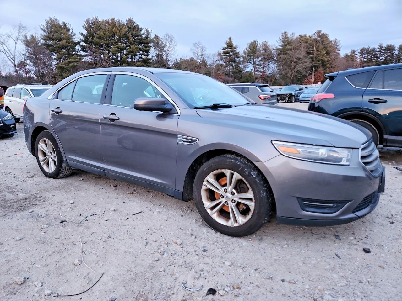 2014 FORD TAURUS SEL photo 4